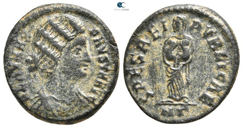 Fausta AD 324-326. Nicomedia
Follis Æ

20 mm., 3,18 g.



very fine