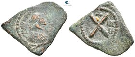 Heraclius AD 610-641. Constantinople. Decanummium Æ