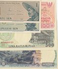 Indonesia, 1 Sen, 10 Sen, 100 Rupiah, 500 Rupiah and 1.000 Rupiah, 1964/1992, AUNC / UNC, (Total 5 banknotes)
only 1,000 Rupiah is in Aunc condition,...
