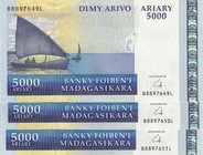 Madagascar, 5.000 Ariary, 2008, UNC, p93, (Total 3 consecutive banknotes)
serial numbers. B8897649L- 51L
Estimate: 15-30