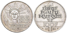 France. 100 francos. 1986. (Km-P972). (Gad-901). Ag. 29,93 g. Centenario de la Estatua de la Libertad. Tirada de 5000 piezas. AU. Est...25,00.
