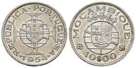 Mozambique. 10 escudos. 1954. (Km-74). Ag. 5,07 g. AU. Est...25,00.