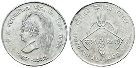 Nepal. 10 rupias. 1968. (Km-794). Ag. 15,63 g. XF. Est...25,00.