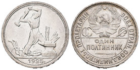 Russia. 50 kopecks. 1925. Saint Petesburg. (Km-Y89.2). Ag. 9,99 g. Minor nicks on edge. XF/AU. Est...30,00.