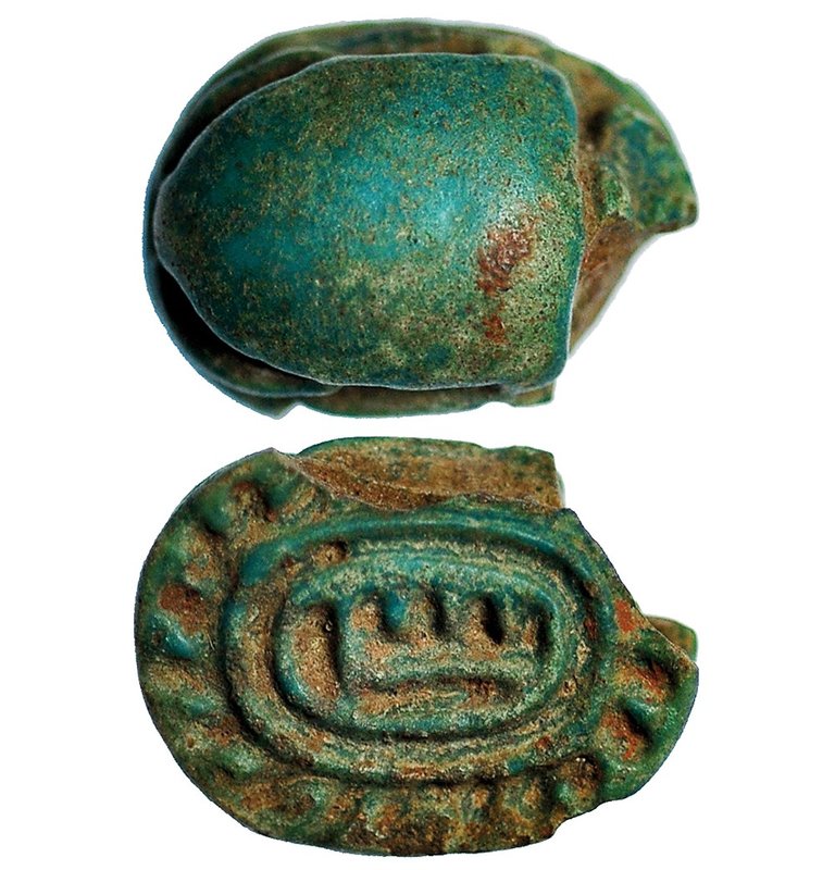EGIPTO. ESCARABEO II PERIODO INTERMEDIO (1785-1532 a.C.). Grabado con simbología...