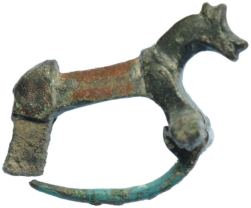 ROMA. Fíbula zoomorfa en forma de caballo. Siglo III-IV d.C. Bronce. Longitud 3 ...