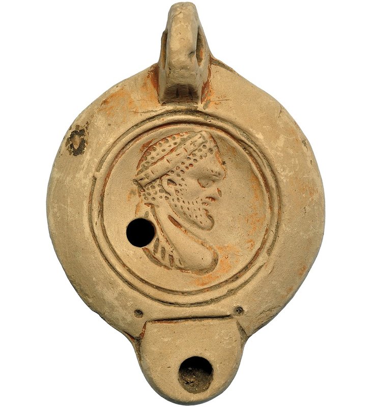 ROMA. Lucerna de disco con decoración de busto masculino de perfil (siglo III-IV...
