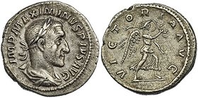 MAXIMINO I. Denario. Roma (235-238). R/ Victoria avanzando a der. sosteniendo corona y palma. RIC-16. CH-99. MBC.