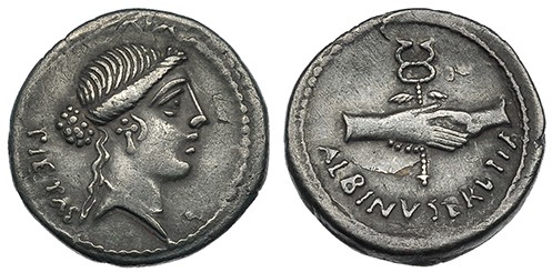 POSTUMIA. Denario. Roma (48 a.C.). R/ Dos manos saludándose sobre caduceo alado....