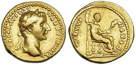 TIBERIO. Áureo. Lugdunum (36-37d.C.). Similar al anterior, pero Livia con lanza, patas de la silla decoradas y dos líneas debajo. RIC-27 var. CH-15. M...