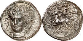 Sicile
Catane. Tétradrachme d'argent signé par Héracleidas, vers 405 av. J.-C. Tête laurée d'Apollon de face, légèrement tournée vers la gauche, les ...