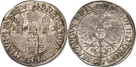 Hambourg
Taler au nom de l'empereur Rodolphe II 1610, Hambourg. Porte de la ville. Date dans le champ / Aigle bicéphale d'empire. Couronne au-dessus....