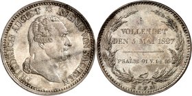Saxe 
Frédéric Auguste, duc puis roi, 1763-1827. 
Taler 1827, Dresde. Tête nue à droite / Inscription sur trois lignes dans une couronne végétale. 2...