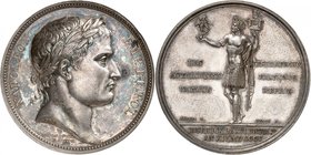Epoque contemporaine
Premier Empire, 1804-1814. 
Médaille en argent commémorant la victoire sur l'Autriche en 1805, par Droz et Brenet. Tête laurée ...