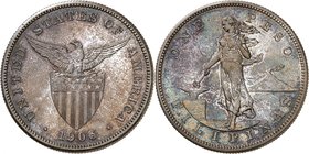 Administration américaine, 1898-1946.
Peso 1906,Philadelphie.FRAPPE sur FLAN BRUNI. Figure féminine debout à gauche, tenant un marteau qui repose sur...