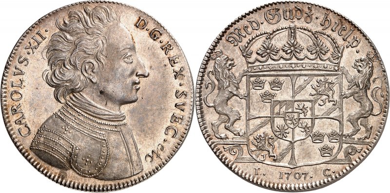 Carl XII, 1697-1718. 
Riksdaler 1707, Stockholm. Buste à droite / Armoiries cou...