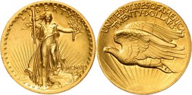 20 dollars "High Relief" 1907. Liberté avançant de face sur un fond de rayons. Date en chiffres romains / Aigle volant à gauche sur un soleil rayonnan...