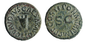 Claudius I Æ Quadrans. Rome, AD 42. 
TI CLAVDIVS CAESAR AVG around modius on three legs 
PON M TR P PP IMP COS II around large SC. 
RIC 90.
3,37 g...