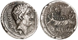 RÖMISCHE MÜNZEN. RÖMISCHE REPUBLIK. Sextus Pompeius. Denar, 44/43 v. Chr., Mzst. in Sizilien. Kopf des Pompeius Magnus, darunter Delphin, davor Dreiza...