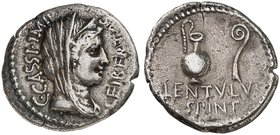 RÖMISCHE MÜNZEN. RÖMISCHE REPUBLIK. C. Cassius Longinus mit Brutus u. P. Cornelius Lentulus Spinther. Denar, 43/42 v. Chr. Kopf der Libertas / Prieste...