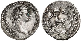 RÖMISCHE MÜNZEN. RÖMISCHE KAISERZEIT. Domitianus Caesar, 69 - 81. Denar, wie der vorige Aureus.
RIC (Titus) 267 3,48 g vz