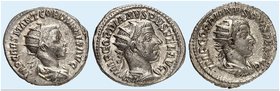 RÖMISCHE MÜNZEN. RÖMISCHE KAISERZEIT. Gordianus III., 238 - 244. Lot von 3 Stück: Antoniniane. Rev. Thronende Roma, Fortuna, Victoria.
RIC 38, 144, 1...