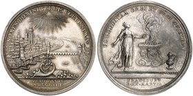 FRANKFURT. - Stadt. Silbermedaille 1763 (von J. L. Oexlein, 44,5 mm), auf den Frieden von Hubertusburg. Stadtansicht / Stadtgöttin an Rauchaltar.
J. ...