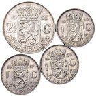 Lot World coins 
Netherlands: Juliana. 1 guilder, 1955, 1956, 1957 (3x), rijksdaalder 1959. AR, 35,5 g. VF. SOLD AS IS. NO RETURN.