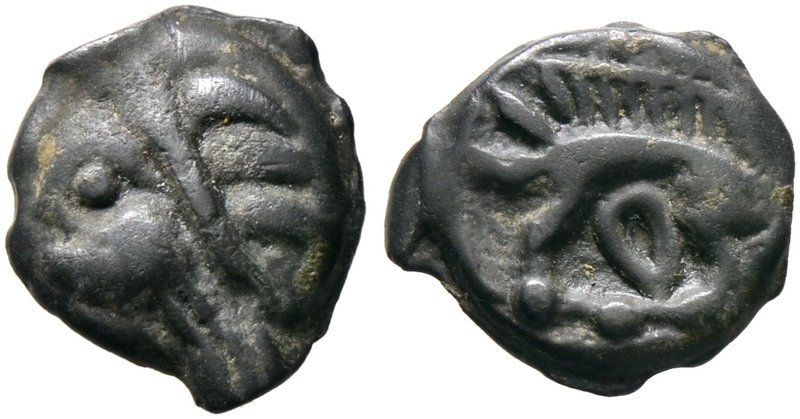 Gallia. Leuci. Potinmünze, Typ "au sanglier" nach 130 v. Chr. Stilisierter Kopf ...