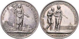Franz I. 1806 - 1835
 Ag - Medaille 1830 auf die Renovierung des Spitals unter Ferdinand I., Stylisierte Figur des Wohlstands bringt alten Mann ins K...