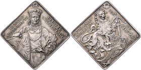 Franz Joseph I. 1848 - 1916
 Ag - Medaille 1892 auf das 700 Jahr Jubiläum von Winer Neustadt des Schützenvereins, von A. Scharff, Dm 34x34 mm. Wien. ...