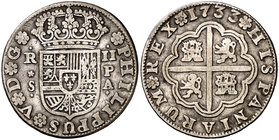 1733. Felipe V. Sevilla. PA. 2 reales. (Cal. 1433). 5,66 g. Ex Áureo 21/05/1996, nº 609. MBC.