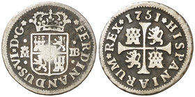 1751. Fernando VI. Madrid. JB. 1/2 real. (Cal. 652). 1,31 g. Pátina oscura. BC+.