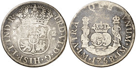 1758. Fernando VI. Lima. JM. 2 reales. (Cal. 479). 6,16 g. Columnario. Punto sobre la marca de ceca. Escasa. BC/BC+.