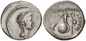 (42 a.C.). Julio César / L. Mussidius Longus. Denario. (Craw. 494/39) (FFC. 24, mismo ejemplar). 3,72 g. Atractiva. Rara. EBC-.