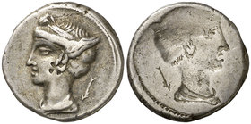 (69 a.C.). Gens Plaetoria. Denario. (Craw. 405/1b) (FFC. 984-989). 3,84 g. Contramarca en anverso. MBC.