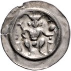 Frankfurt - Reichsmünzstätte Brakteat (1260/1270 und später) Thronender König mit Zepter und Reichsapfel, unten beiderseits ein Turm. Kreuz aus vier K...