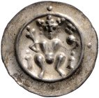 Frankfurt - Reichsmünzstätte Brakteat (1260/1270 und später) Thronender König mit Zepter und Reichsapfel, unten beiderseits ein Turm, außen vier Kugel...