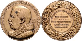 Hamburg Bronzemedaille 1904 (unsign.) a.d. Tod des Bürgermeisters Gerhard Hachmann 1838-1904 Ruffert 9041. Slg. Oet. 1997. 
etw. fleckig 50,7mm 60,9g...