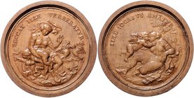 Nürnberg - Stadt Dame-Brettstein o.J. aus hellem Holz (unsign.) nach einer Medaille von P.H. Müller, Amor küsst Venus / Venus straft Amor mit Hieb auf...