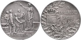 Sachsen - Leipzig, Stadt Silbermedaille o.J. (v. A. Reiss) Prämie der Baugewerkschule 'OHNE FLEISS KEIN PREIS' 
winz.Rf. 42,8mm 29,9g vz