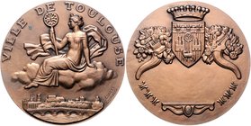 Frankreich - Toulouse Bronzemedaille o.J. (v. G. Guiraud) auf die Stadt, i.Rd: Füllhorn und Bronze 
67,8mm 169,9g f.prfr.