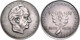 - Personen - Goethe, J.W. v. 1749-1832 Silbermedaille 1932 (v. Th. Georgii) auf seinen 100. Todestag, i.Rd: BAYER. HAUPTMÜNZAMT SILBER 900f Förschn. 8...