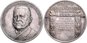 - Personen - Hindenburg, Paul v. 1847-1934 Silbermedaille 1925 (v. Lauer) auf seine Wahl zum Reichspräsidenten, i.Rd: 990 
kl.Kr. 33,3mm 14,3g f.vz
