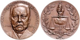 - Personen - Hindenburg, Paul v. 1847-1934 Bronzemedaille 1925 auf seine Wahl zum Reichspräsidenten, i.Rd: SY & WAGNER BERLIN 
36,8mm 26,6g vz