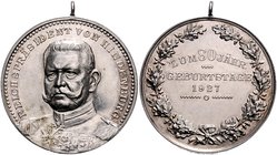 - Personen - Hindenburg, Paul v. 1847-1934 Silbermedaille 1927 (v. Oertel) auf seinen 80. Geburtstag, i.Rd: SILBER 990 
m. Orig.Öse 39,2mm 23,1g f.vz...