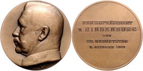 - Personen - Hindenburg, Paul v. 1847-1934 Bronzemedaille 1927 (v. LH=Ludwig Habich) auf seinen 80. Geburtstag 
50,8mm 50,8g vz-st