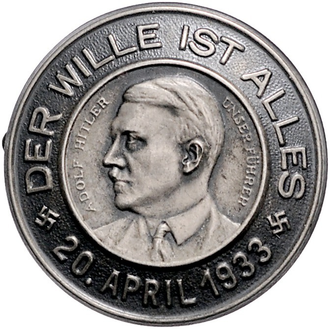 - Personen - Hitler, Adolf 1889-1945 Abzeichen 1933 aus Silberblech auf seinen G...