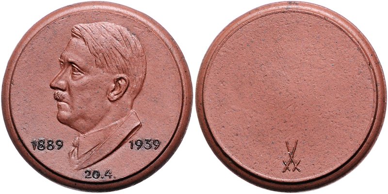 - Personen - Hitler, Adolf 1889-1945 Porzellanmedaille 1939 (v. Meissen) auf sei...