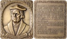 - Reformation Bronze-Plakette o.J. (v. Cabral Antunes) auf Martin Luther, Rs: 14 Zeilen Text in Portugiesisch Brozatus -. 
 f.st
